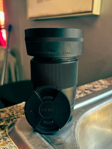 Sigma lens with cap for - sigma, dslr